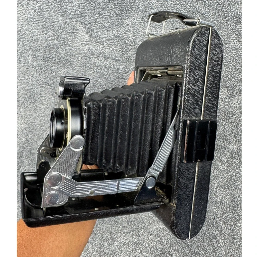 Vintage Kodak Vigilant Junior Six-20 Folding Camera Kodet Lens Dak Shutter USA